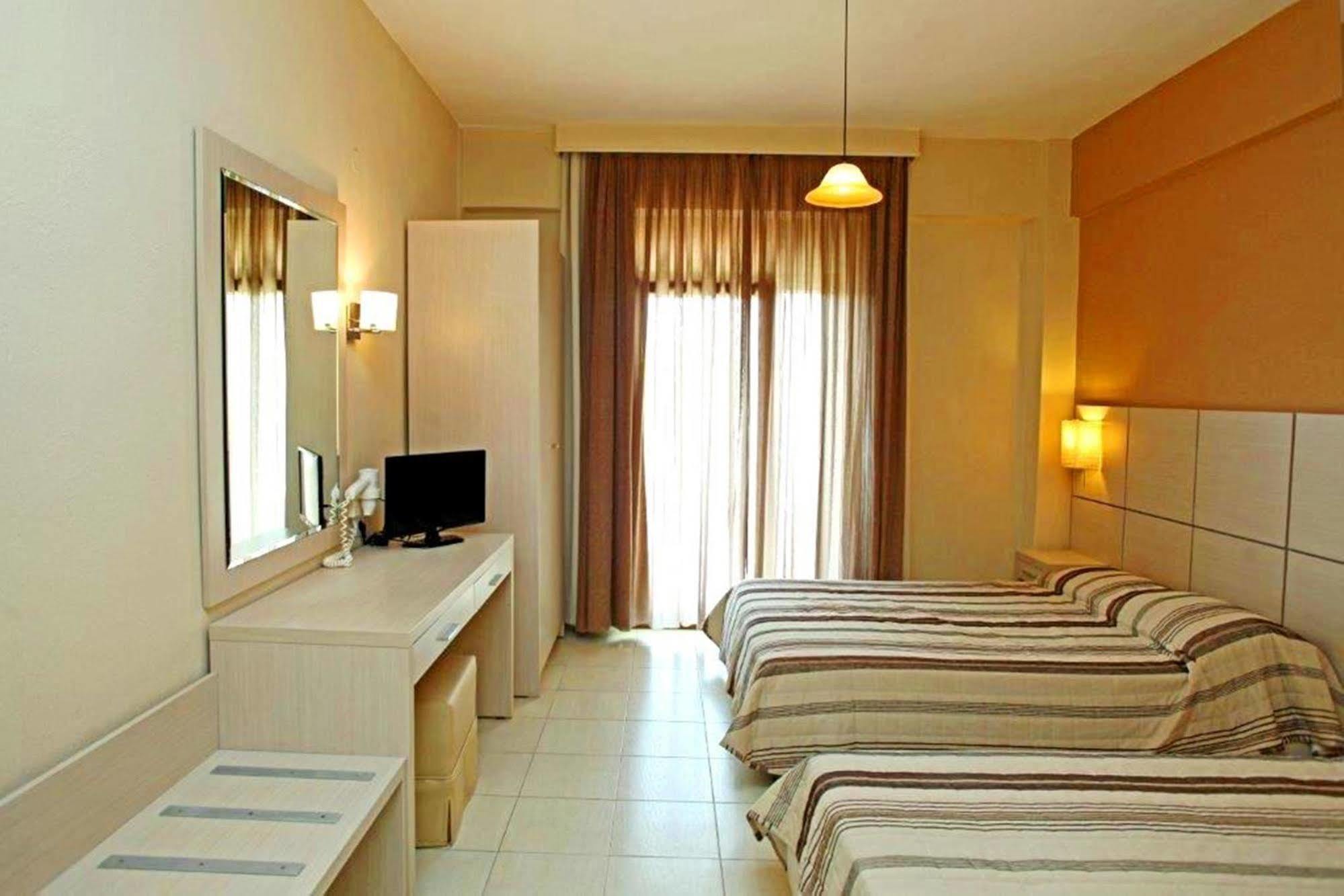 Aristotelis Hotel Fourka Ngoại thất bức ảnh